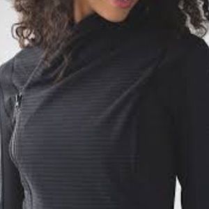 Special sale!!! Black lululemon zip up jkt size 8